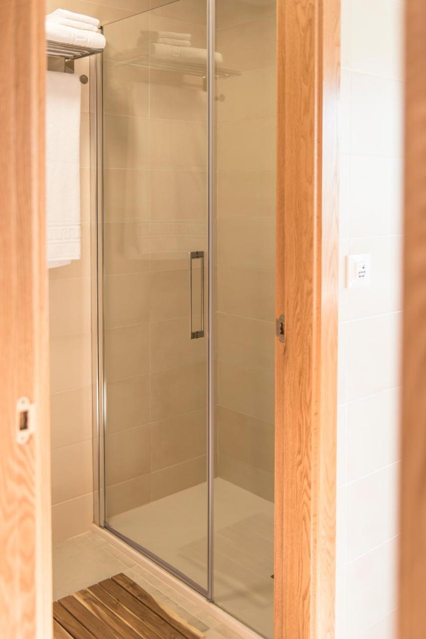 Albergue "La Yalga" Queruas Bagian luar foto